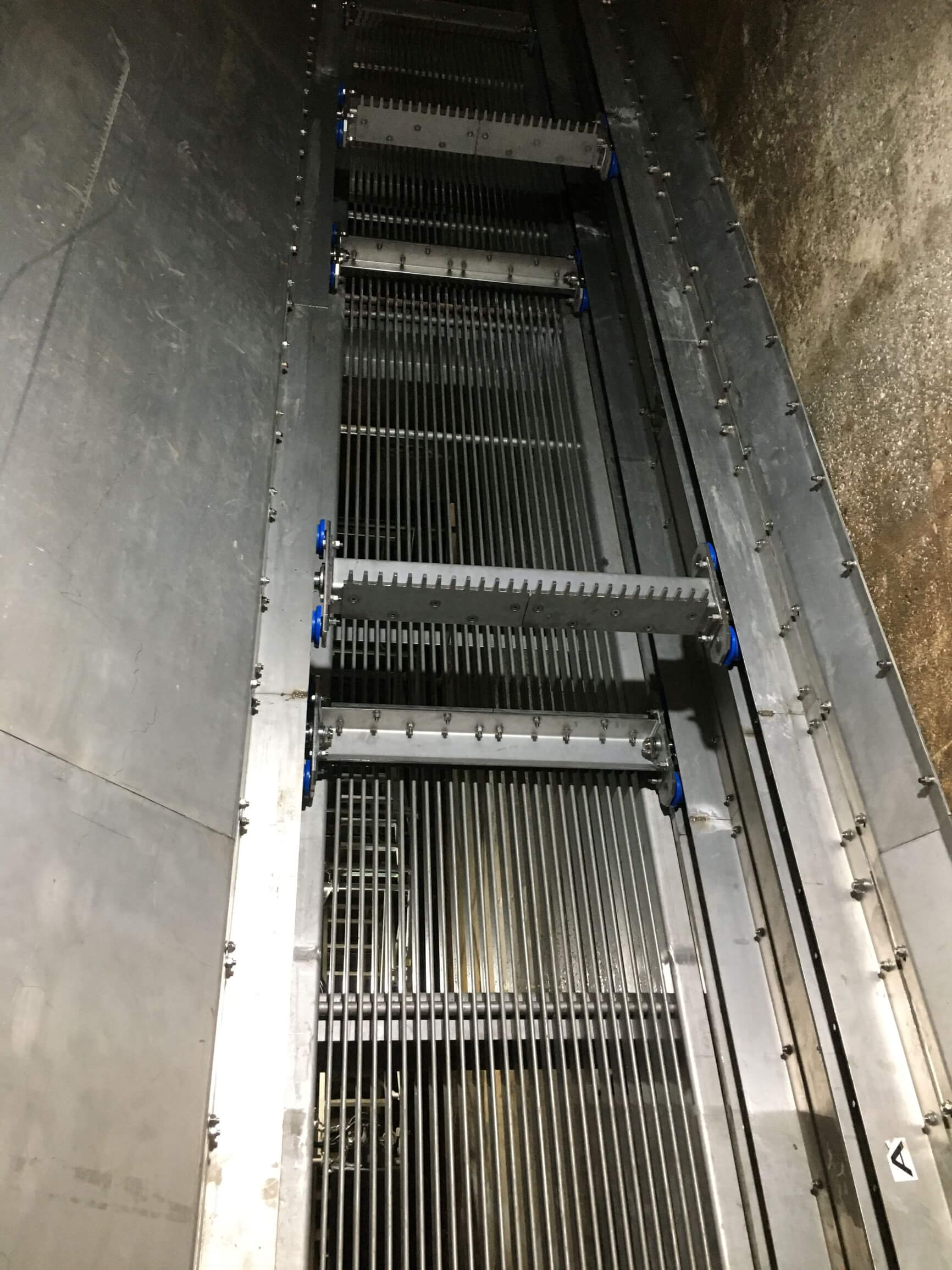 写真1.除じん設備内部(流入側)