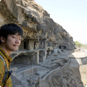 エローラ石窟寺院群